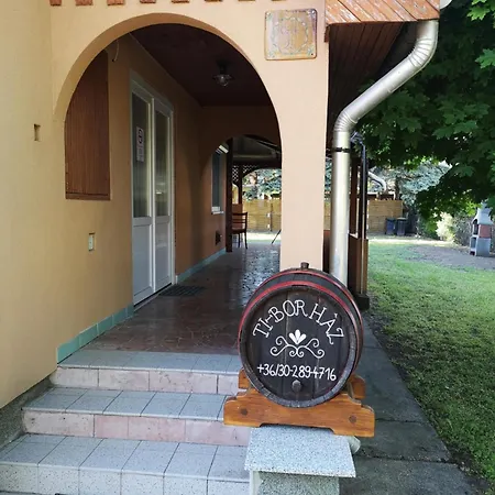 Nyaraló Ti-bor Ház Kiskunmajsa