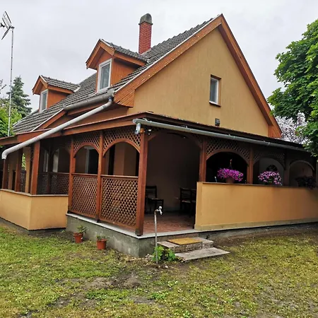 Ti-bor Haz Holiday home Kiskunmajsa